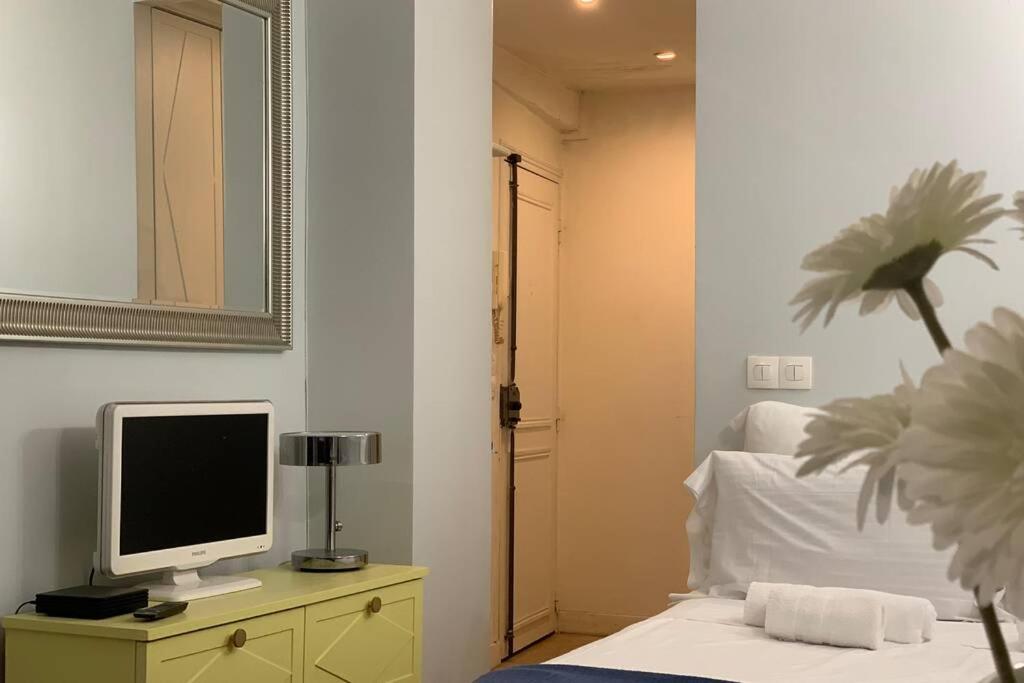 Charming 5 Pantheon Latin Quartier Apartment